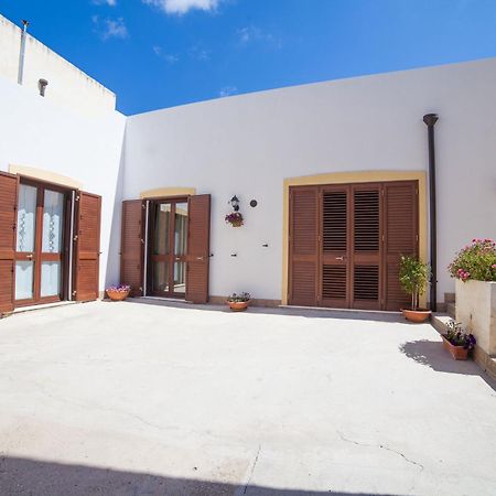 Bed and Breakfast Bianco Sale Trapani Rilievo Exterior foto