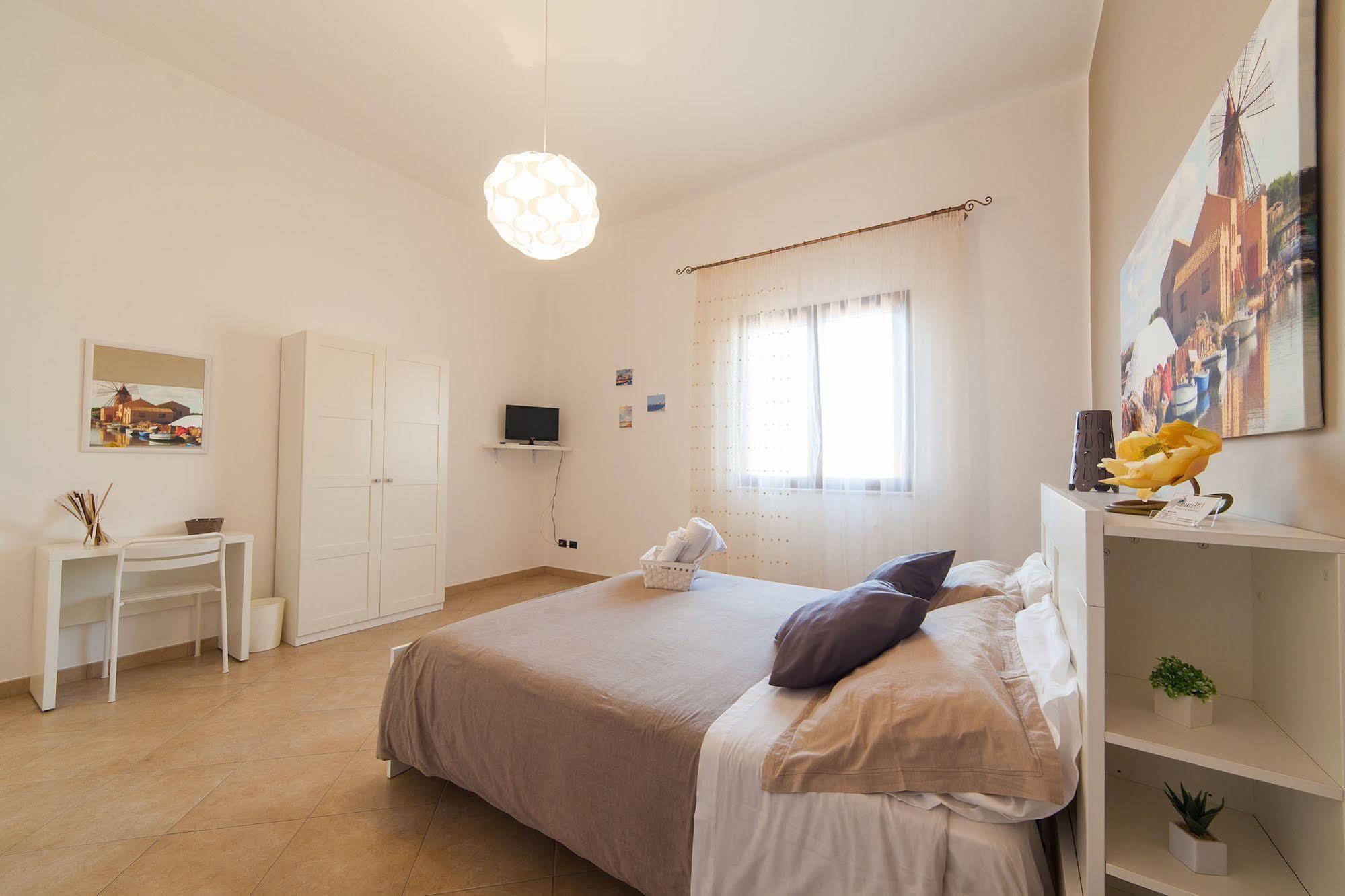 Bed and Breakfast Bianco Sale Trapani Rilievo Exterior foto